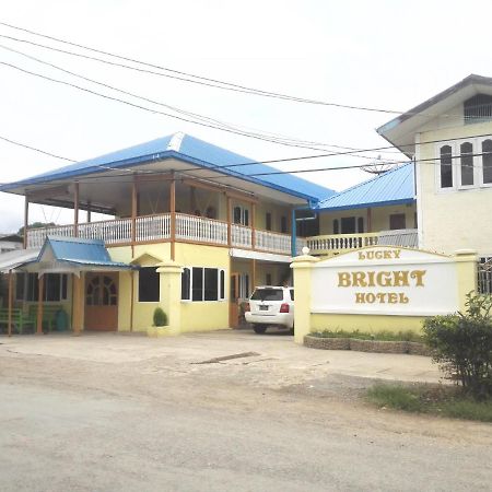 Bright Hotel Няунг Шве Екстериор снимка