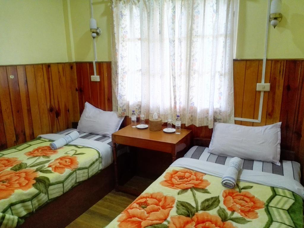 Bright Hotel Няунг Шве Стая снимка