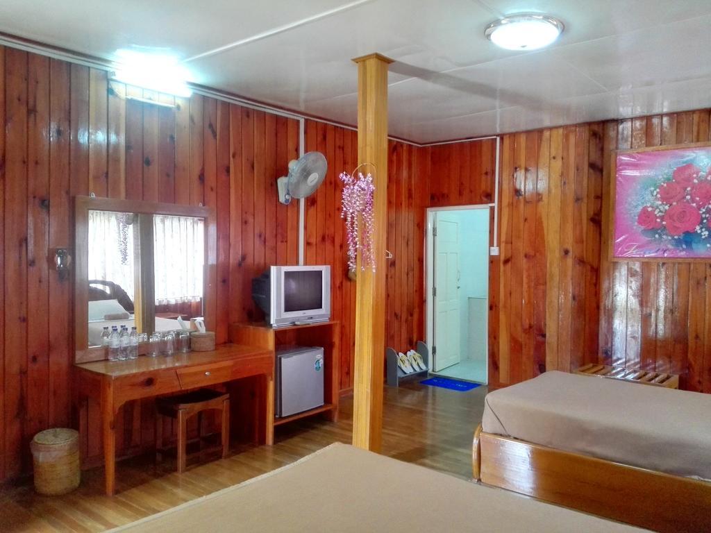 Bright Hotel Няунг Шве Екстериор снимка