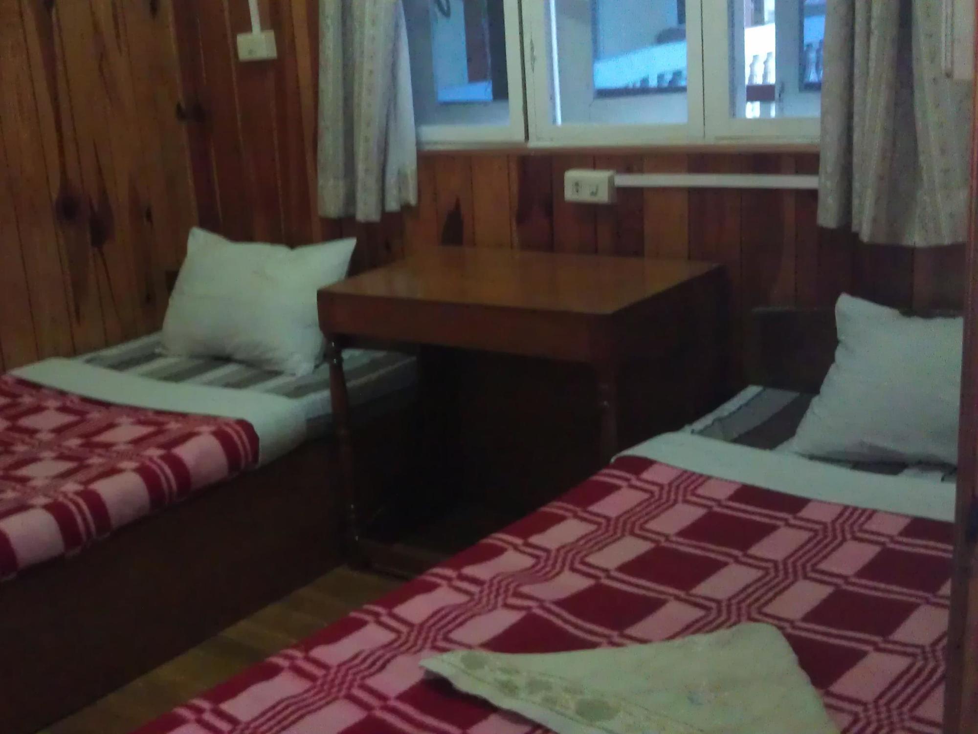 Bright Hotel Няунг Шве Екстериор снимка