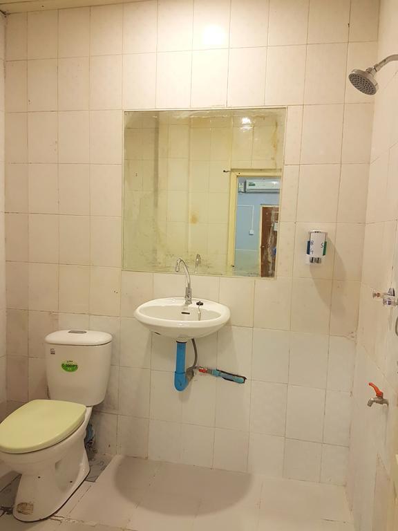 Bright Hotel Няунг Шве Екстериор снимка